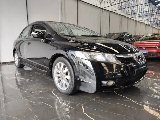 HONDA CIVIC 1.8 LXL 16V FLEX 4P AUTOMÁTICO HONDA CIVIC 1.8 LXL 16V FLEX 4P AUTOMÁTICO