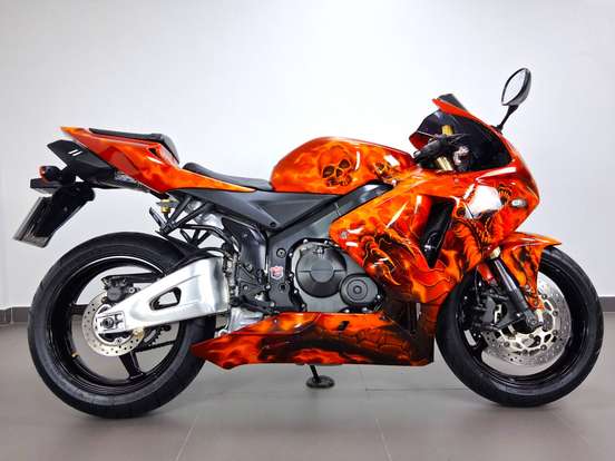 HONDA-CBR 600RR-2005
