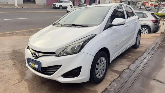 HYUNDAI HB20 1.0 COMFORT 12V FLEX 4P MANUAL HYUNDAI HB20 1.0 COMFORT 12V FLEX 4P MANUAL