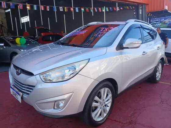 HYUNDAI IX35 2.0 MPFI GLS 4X2 16V GASOLINA 4P AUTOMÁTICO HYUNDAI IX35 2.0 MPFI GLS 4X2 16V GASOLINA 4P AUTOMÁTICO