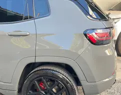 JEEP COMPASS 2.0 HURRICANE 4 TURBO GASOLINA BLACKHAWK AT9 JEEP COMPASS 2.0 HURRICANE 4 TURBO GASOLINA BLACKHAWK AT9