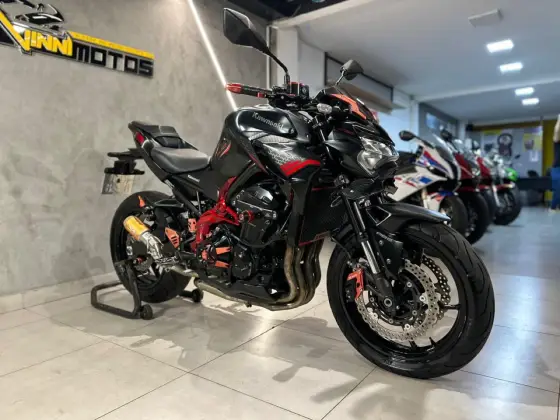 KAWASAKI Z900 KAWASAKI Z900