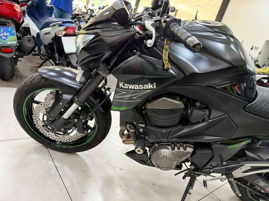 KAWASAKI-Z800-2013