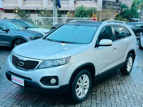 KIA SORENTO 3.5 V6 GASOLINA EX 7L 4WD AUTOMÁTICO KIA SORENTO 3.5 V6 GASOLINA EX 7L 4WD AUTOMÁTICO