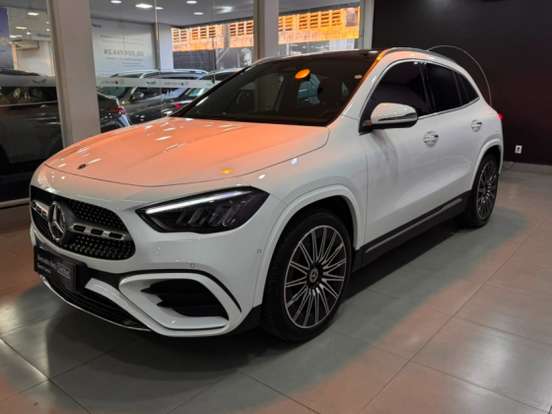 MERCEDES-BENZ-GLA 200-2025