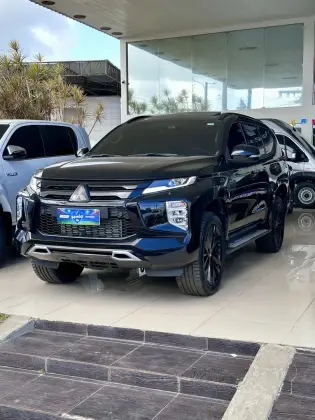 MITSUBISHI PAJERO SPORT 2.4 16V MIVEC TURBO DIESEL LEGEND BLACK AWD AUTOMÁTICO