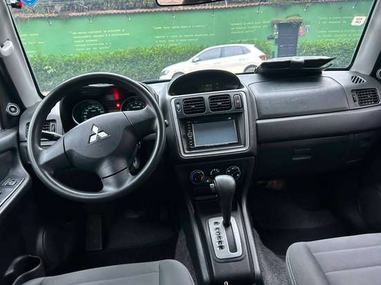 MITSUBISHI-PAJERO TR4-2013