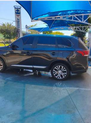 MITSUBISHI-OUTLANDER-2015
