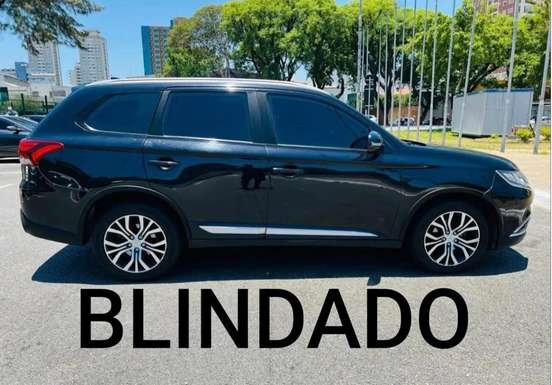 MITSUBISHI-OUTLANDER-2015