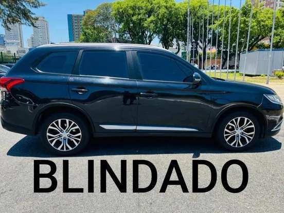 MITSUBISHI-OUTLANDER-2.0 16V GASOLINA 4P AUTOMÁTICO MITSUBISHI-OUTLANDER-2015