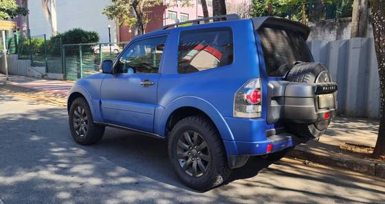 MITSUBISHI PAJERO FULL 3.2 HPE 4X4 16V TURBO INTERCOOLER DIESEL 2P AUTOMÁTICO