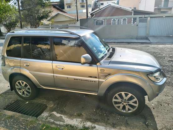 MITSUBISHI-PAJERO TR4-2.0 4X4 16V 140CV FLEX 4P AUTOMÁTICO MITSUBISHI-PAJERO TR4-2014