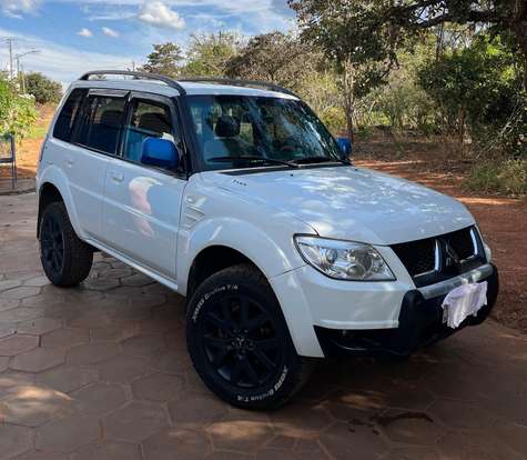 MITSUBISHI-PAJERO TR4-2.0 4X4 16V 140CV FLEX 4P MANUAL MITSUBISHI-PAJERO TR4-2011