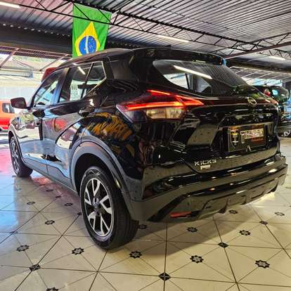 NISSAN-KICKS-2023