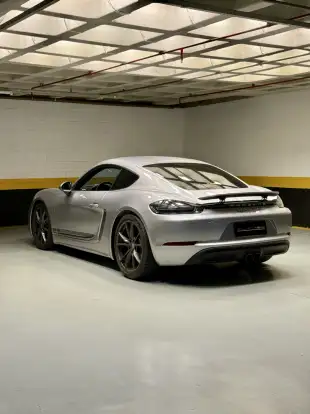PORSCHE-718-2023