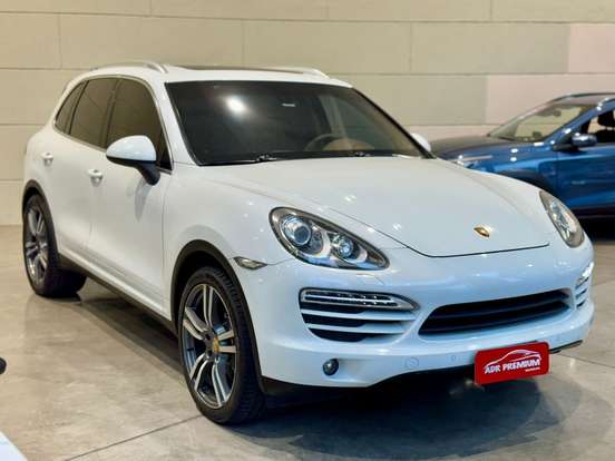 PORSCHE-CAYENNE-2011