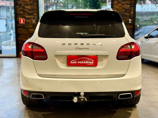 PORSCHE-CAYENNE-2011