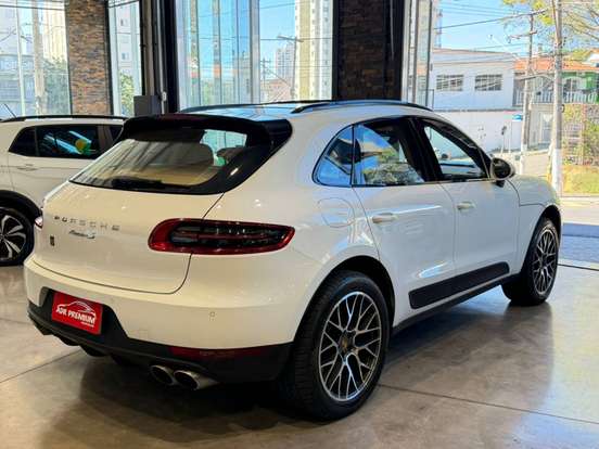 PORSCHE-MACAN-2014