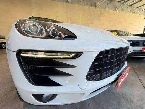 PORSCHE-MACAN-2014