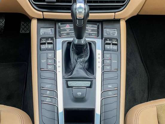 PORSCHE-MACAN-2.0 16V GASOLINA 4P AUTOMÁTICO PORSCHE-MACAN-2019