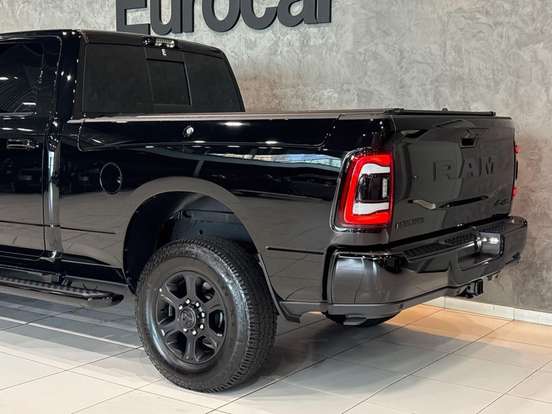 RAM-3500-6.7 I6 TURBO DIESEL LARAMIE NIGHT EDITION CD 4X4 AUTOMÁTICO RAM-3500-2024