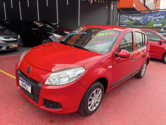RENAULT SANDERO 1.0 EXPRESSION 16V FLEX 4P MANUAL RENAULT SANDERO 1.0 EXPRESSION 16V FLEX 4P MANUAL