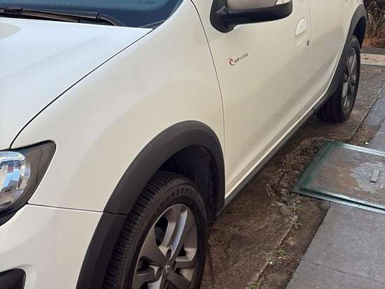 RENAULT-SANDERO-1.6 STEPWAY RIP CURL 8V FLEX 4P AUTOMATIZADO RENAULT-SANDERO-2015