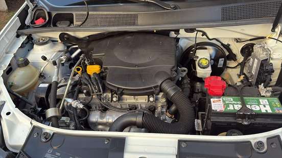 RENAULT-SANDERO-2015