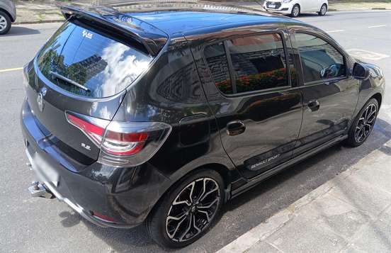 RENAULT-SANDERO-2021