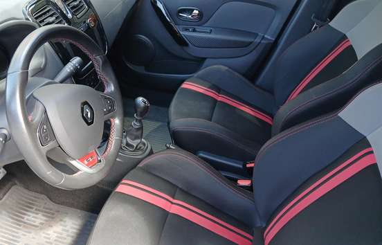 RENAULT-SANDERO-2021