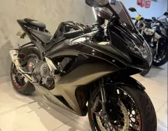 SUZUKI GSX-R750 SUZUKI GSX-R750