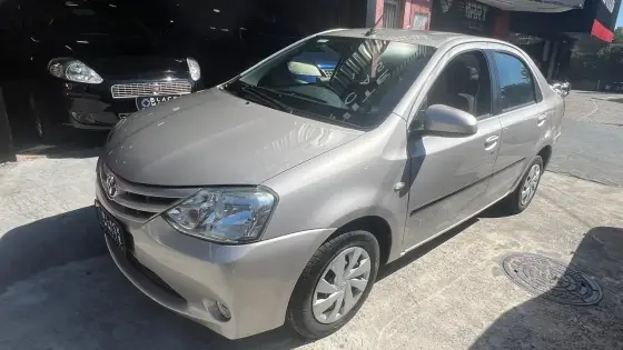 TOYOTA ETIOS 1.5 XS SEDAN 16V FLEX 4P AUTOMÁTICO TOYOTA ETIOS 1.5 XS SEDAN 16V FLEX 4P AUTOMÁTICO