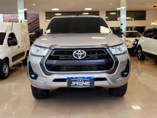 TOYOTA-HILUX-2.8 D-4D TURBO DIESEL CD SR 4X4 AUTOMÁTICO TOYOTA-HILUX-2025