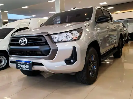 TOYOTA-HILUX-2.8 D-4D TURBO DIESEL CD SR 4X4 AUTOMÁTICO TOYOTA-HILUX-2025