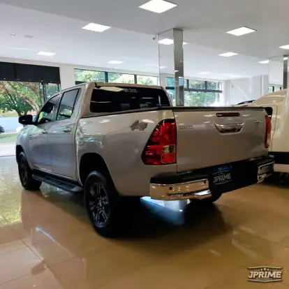 TOYOTA-HILUX-2025