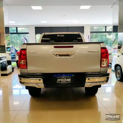 TOYOTA-HILUX-2025