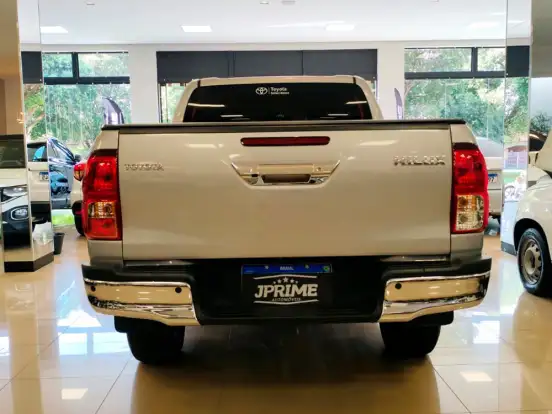 TOYOTA-HILUX-2.8 D-4D TURBO DIESEL CD SR 4X4 AUTOMÁTICO TOYOTA-HILUX-2025