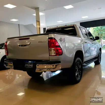 TOYOTA-HILUX-2025