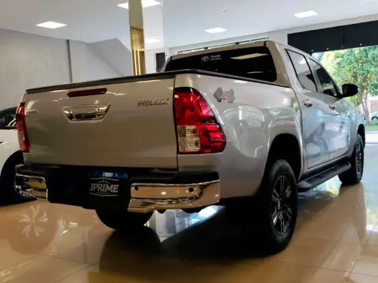 TOYOTA-HILUX-2.8 D-4D TURBO DIESEL CD SR 4X4 AUTOMÁTICO TOYOTA-HILUX-2025