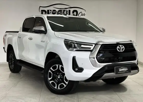 TOYOTA HILUX 2.8 D-4D TURBO DIESEL CD SRX 4X4 AUTOMÁTICO TOYOTA HILUX 2.8 D-4D TURBO DIESEL CD SRX 4X4 AUTOMÁTICO