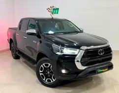 TOYOTA HILUX 2.8 D-4D TURBO DIESEL CD SRX 4X4 AUTOMÁTICO TOYOTA HILUX 2.8 D-4D TURBO DIESEL CD SRX 4X4 AUTOMÁTICO