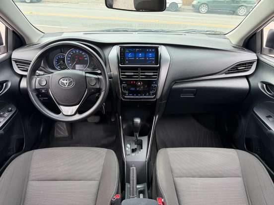TOYOTA-YARIS-2024
