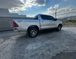 TOYOTA HILUX 2.8 SRX 4X4 CD 16V DIESEL 4P AUTOMÁTICO TOYOTA HILUX 2.8 SRX 4X4 CD 16V DIESEL 4P AUTOMÁTICO