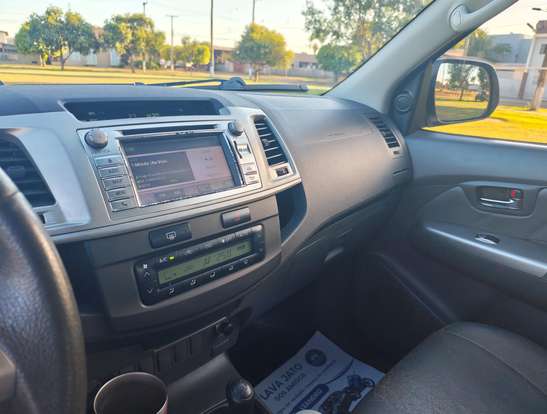 TOYOTA-HILUX-2013