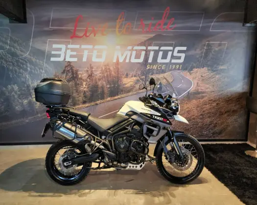 TRIUMPH TIGER 800 XCX TRIUMPH TIGER 800 XCX