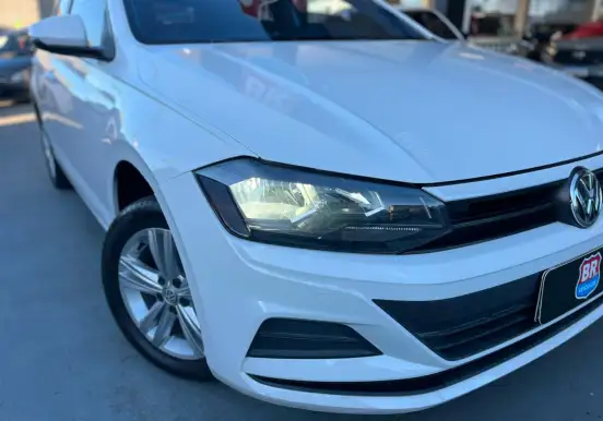 VOLKSWAGEN-POLO-2018