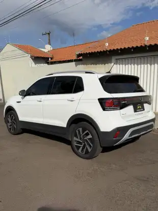 VOLKSWAGEN-T-CROSS-2025