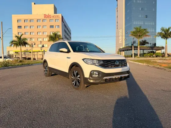 VOLKSWAGEN T-CROSS 1.4 250 TSI TOTAL FLEX HIGHLINE AUTOMÁTICO VOLKSWAGEN T-CROSS 1.4 250 TSI TOTAL FLEX HIGHLINE AUTOMÁTICO