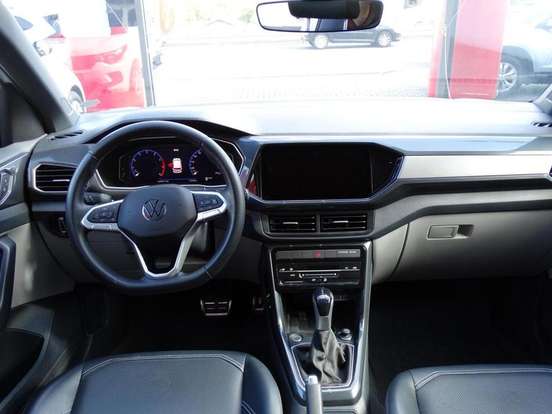 VOLKSWAGEN-T-CROSS-2023