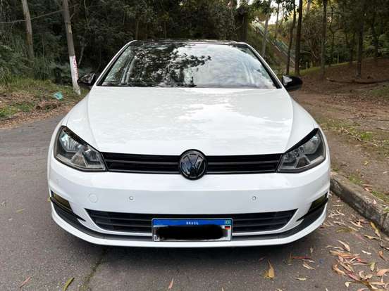 VOLKSWAGEN-GOLF-2014